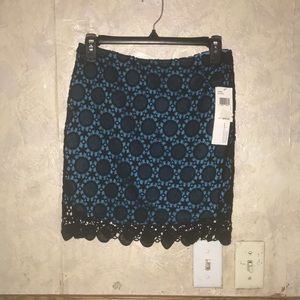 Super cute turquoise & black Kensie skirt